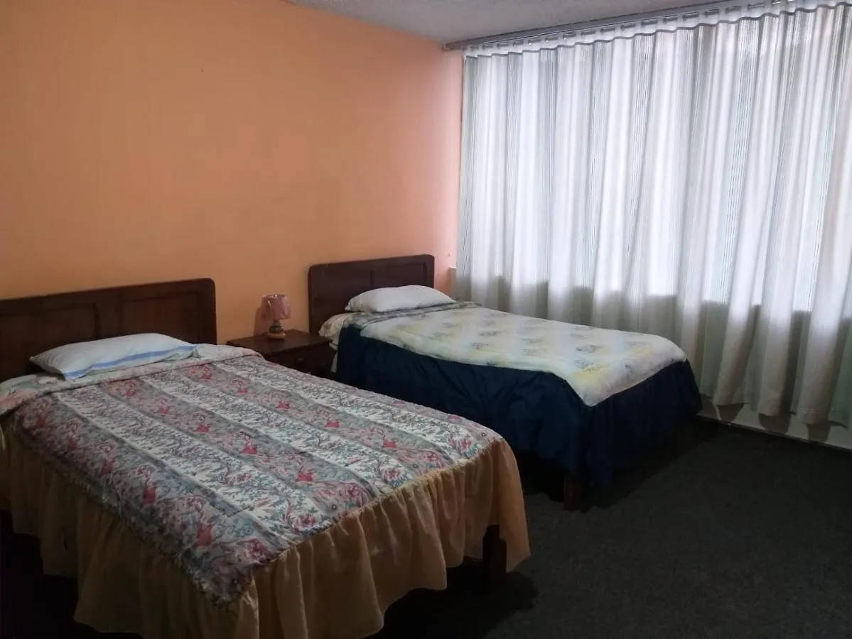 Hostal Home 2 Quito Guest house